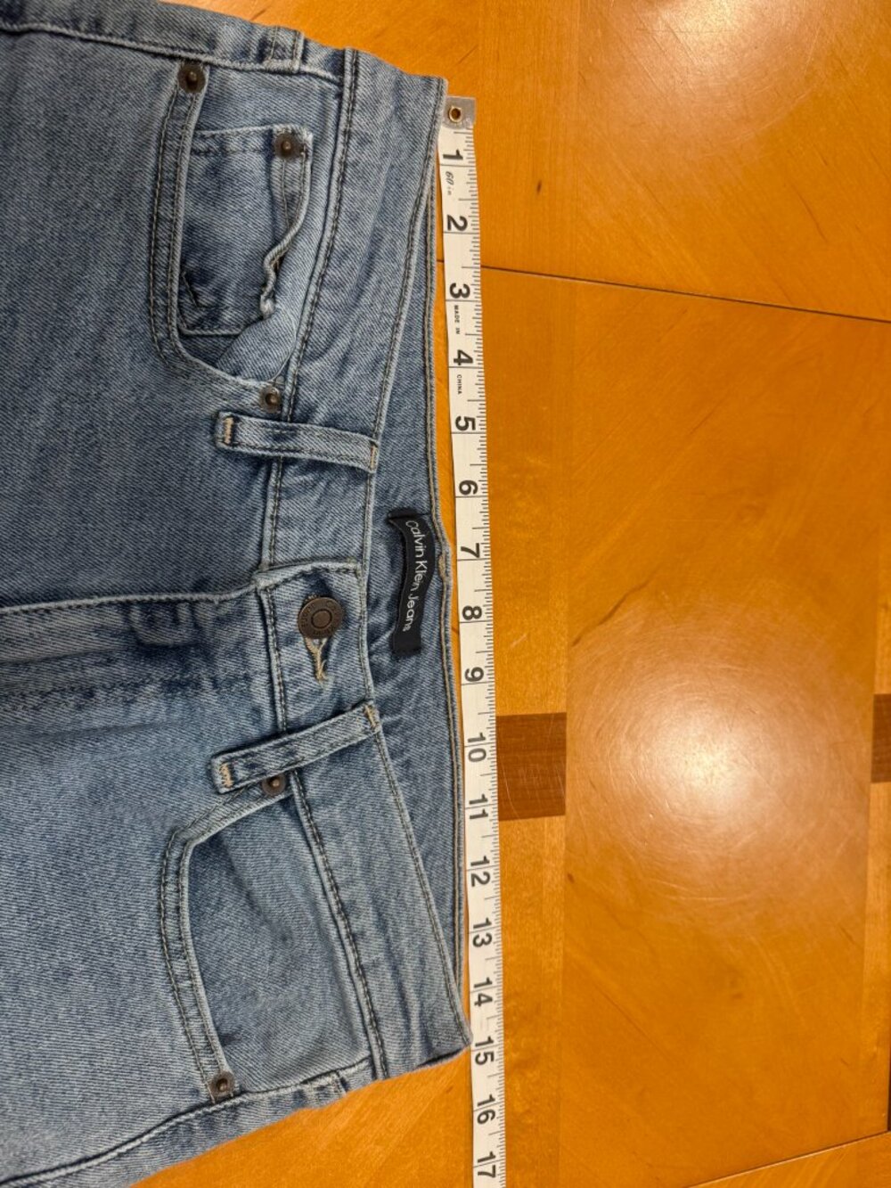 Calvin Klein Straight Leg Jeans Women’s 6 Light Wash Mid Rise Stretch Denim - Picture 6 of 10